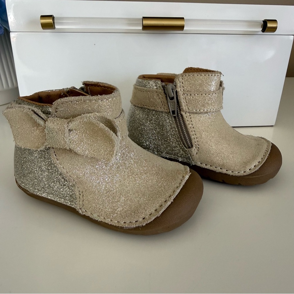 Stride Rite Glitter Bow Ankle Shoes